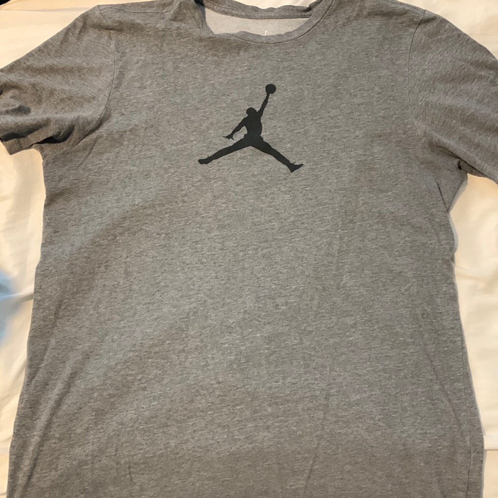 Men’s Large Gray Jordan T-Shirt